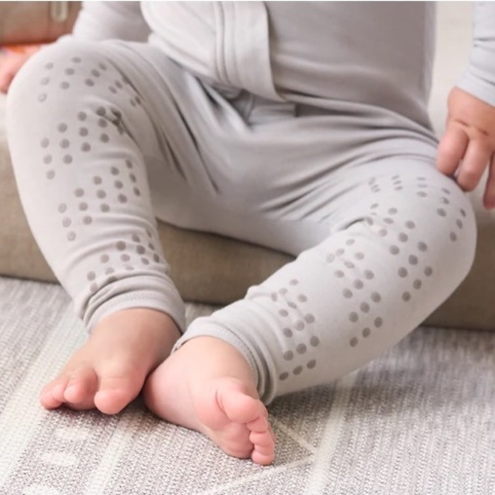 Grip Baby 18-24 Months Crawling Suit Sleeper Pajamas Grip Dot New With Tags‎
